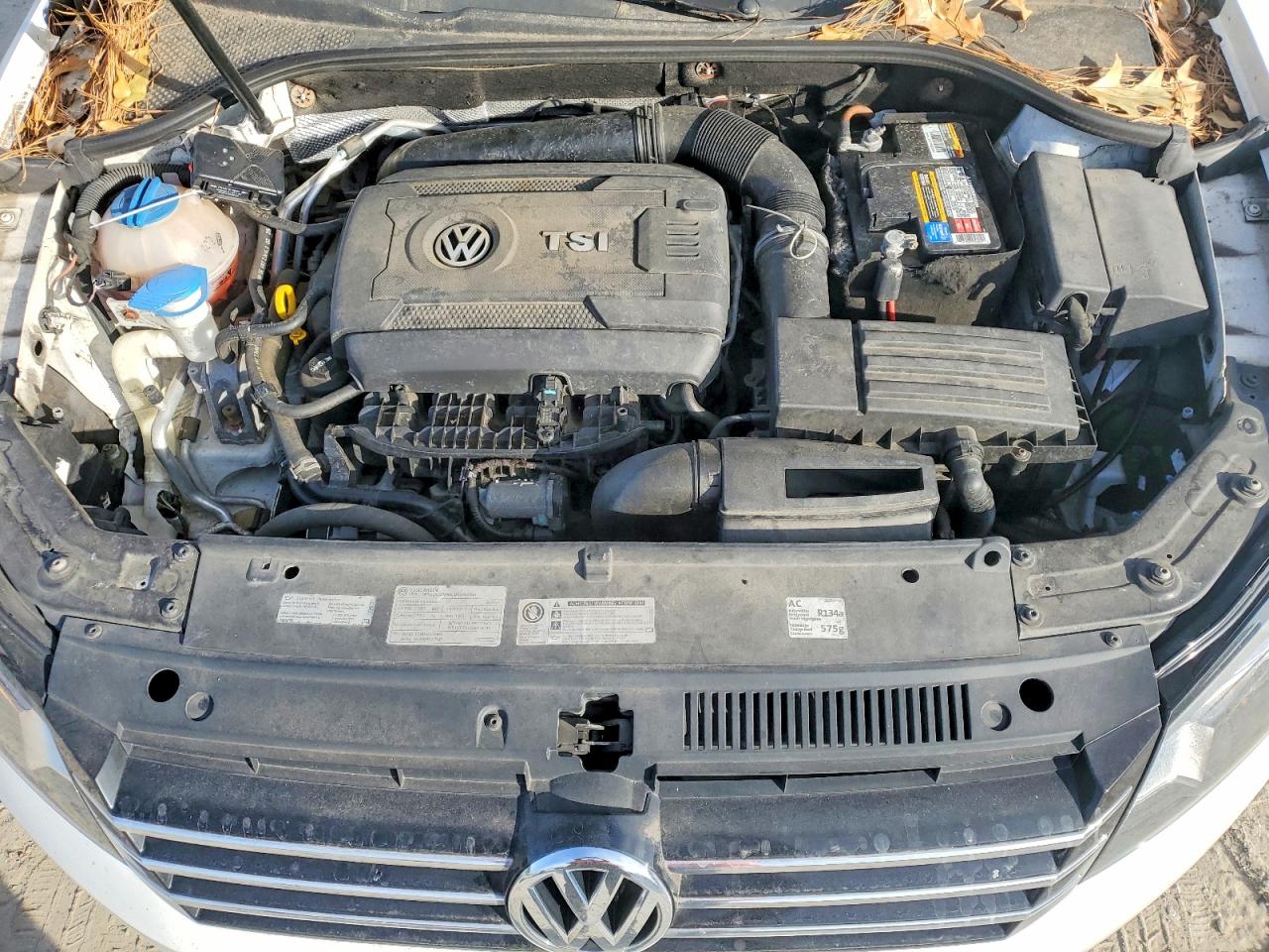 2014 VOLKSWAGEN PASSAT S photo 11