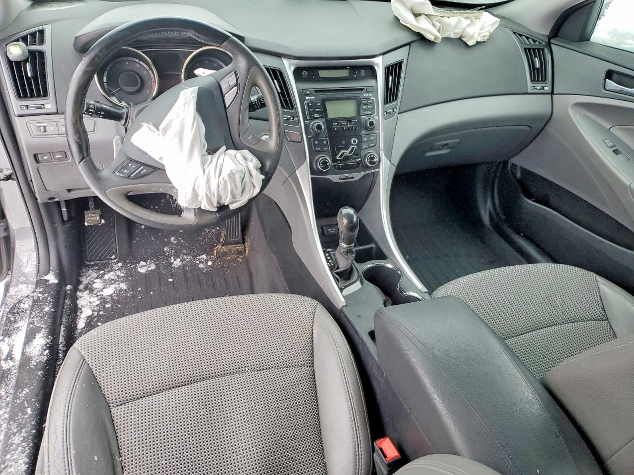 2011 HYUNDAI SONATA SE photo 8