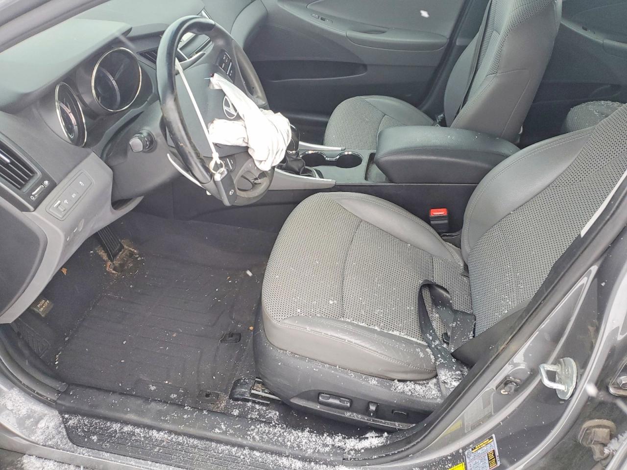 2011 HYUNDAI SONATA SE photo 7