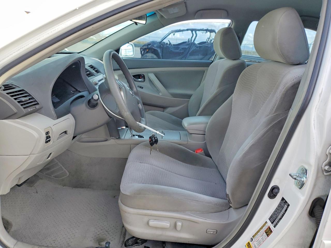2010 TOYOTA CAMRY BASE photo 7