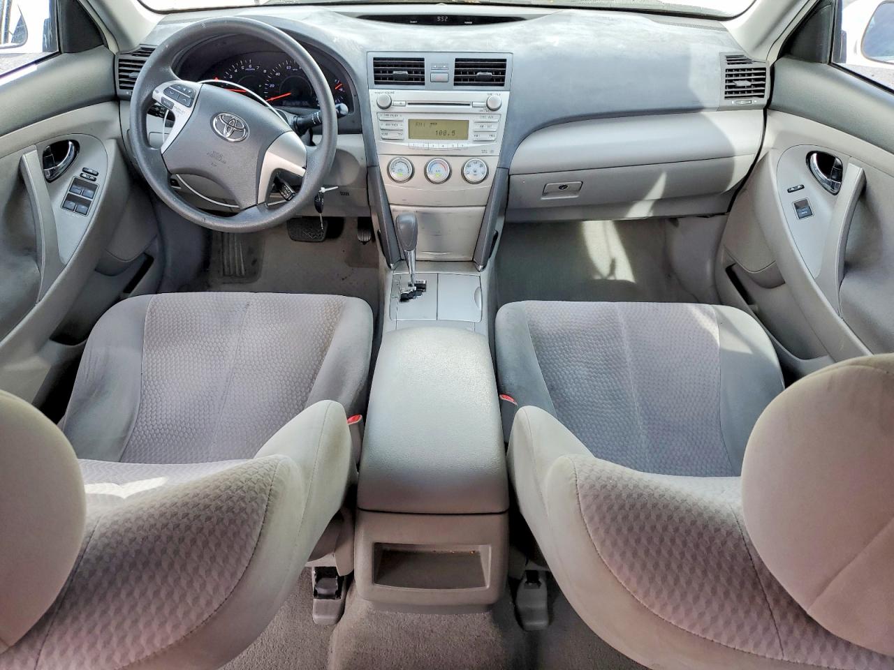 2010 TOYOTA CAMRY BASE photo 8