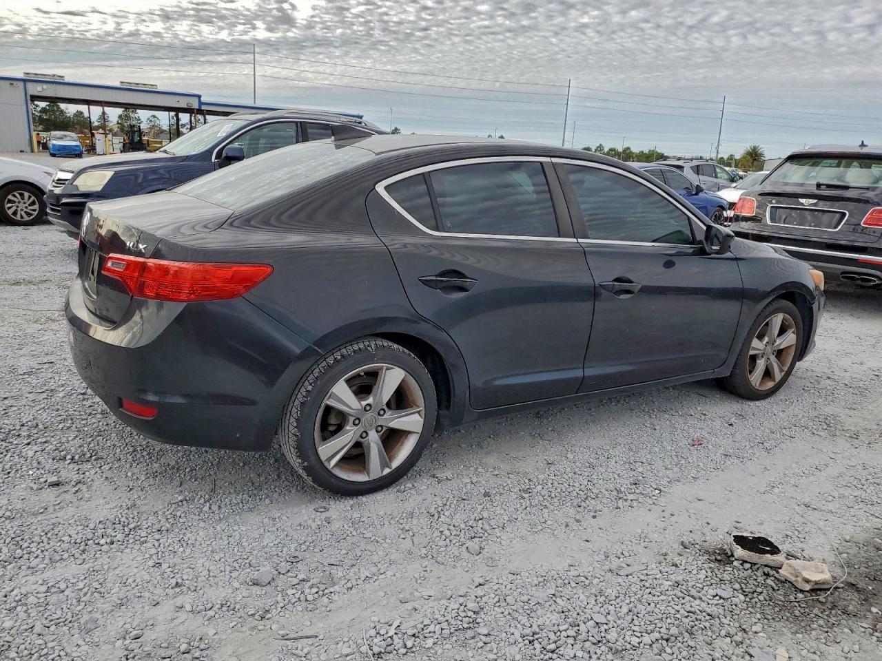 2014 ACURA ILX 20 photo 3
