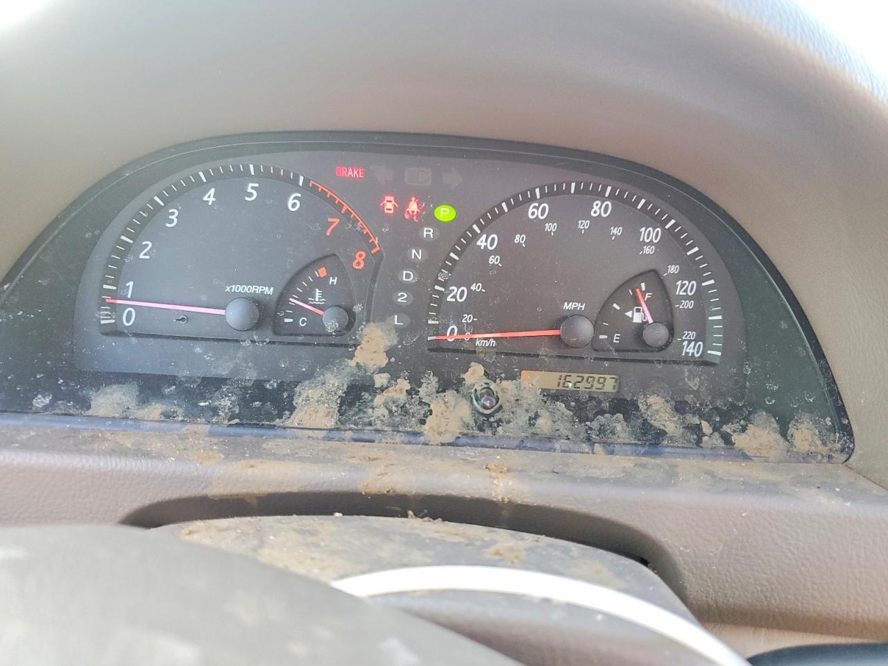 2004 TOYOTA CAMRY LE photo 9