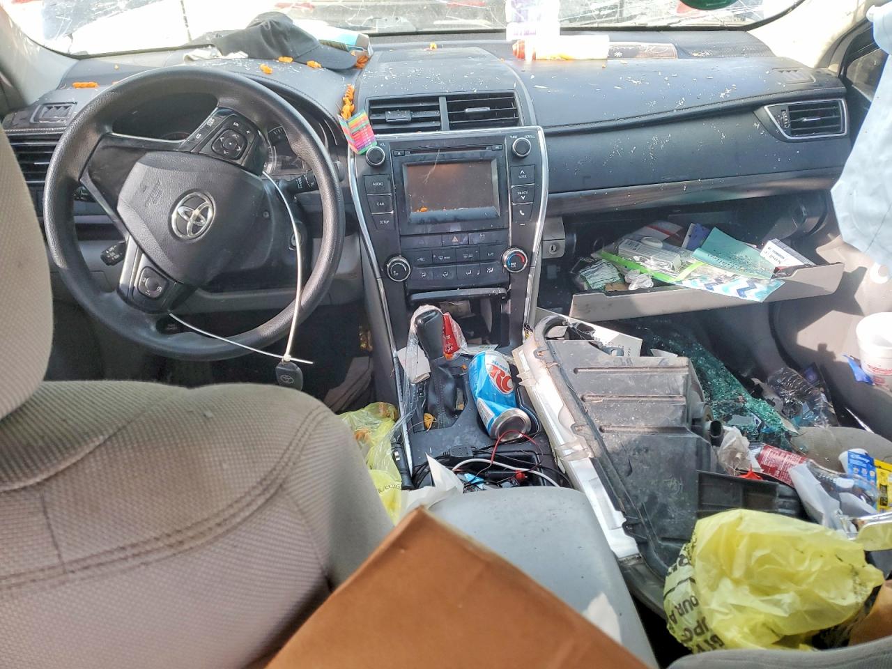 2015 TOYOTA CAMRY LE photo 8