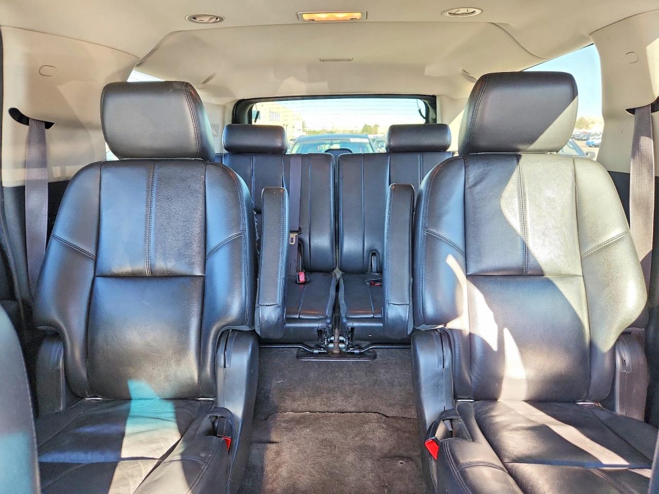 2013 CHEVROLET SUBURBAN K1500 LT photo 10