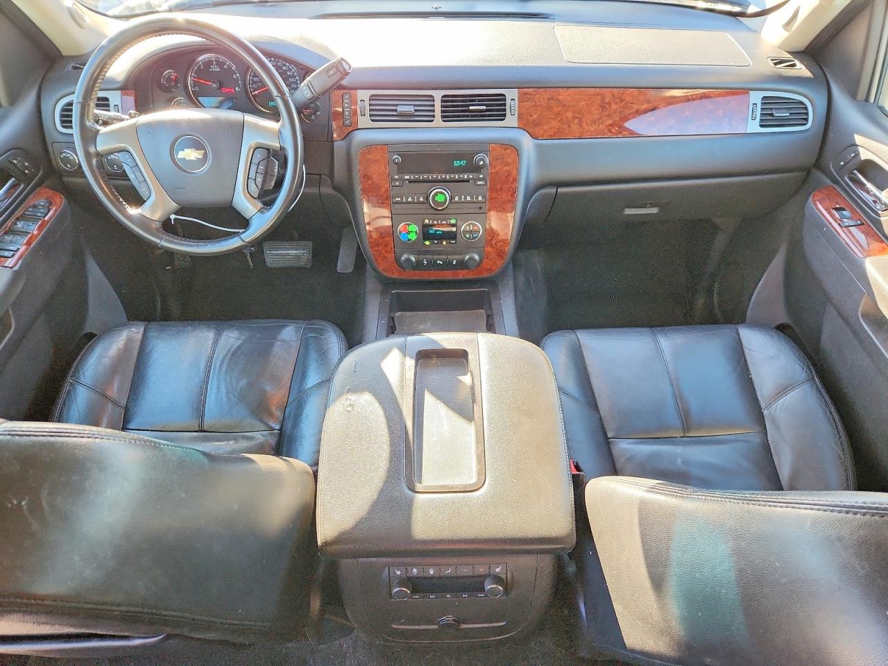 2013 CHEVROLET SUBURBAN K1500 LT photo 8