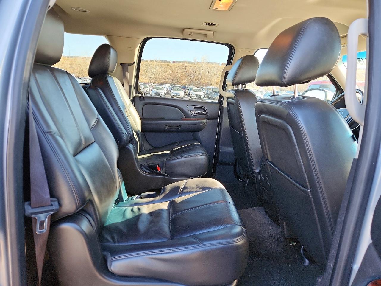 2013 CHEVROLET SUBURBAN K1500 LT photo 11
