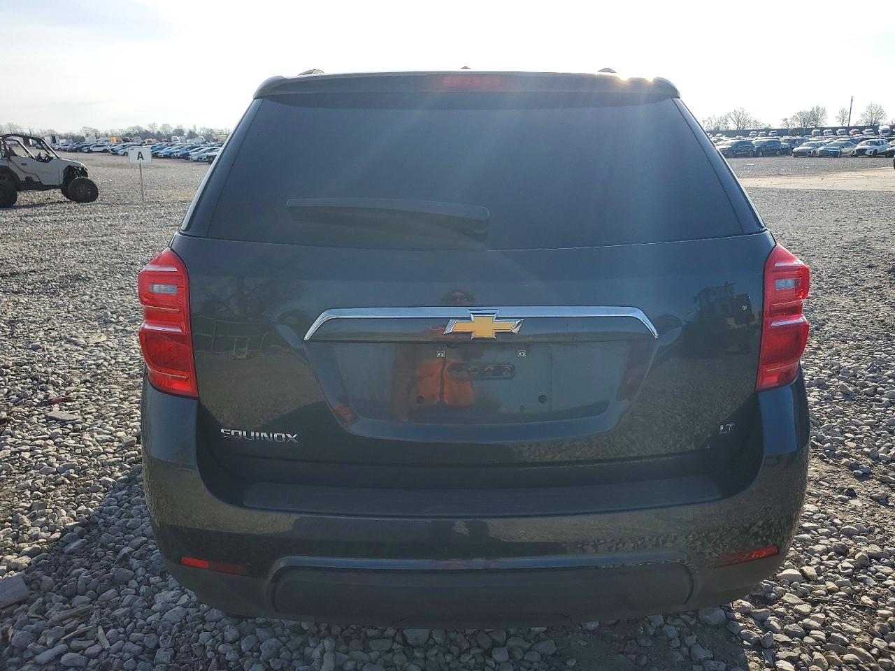 2017 CHEVROLET EQUINOX LT photo 6