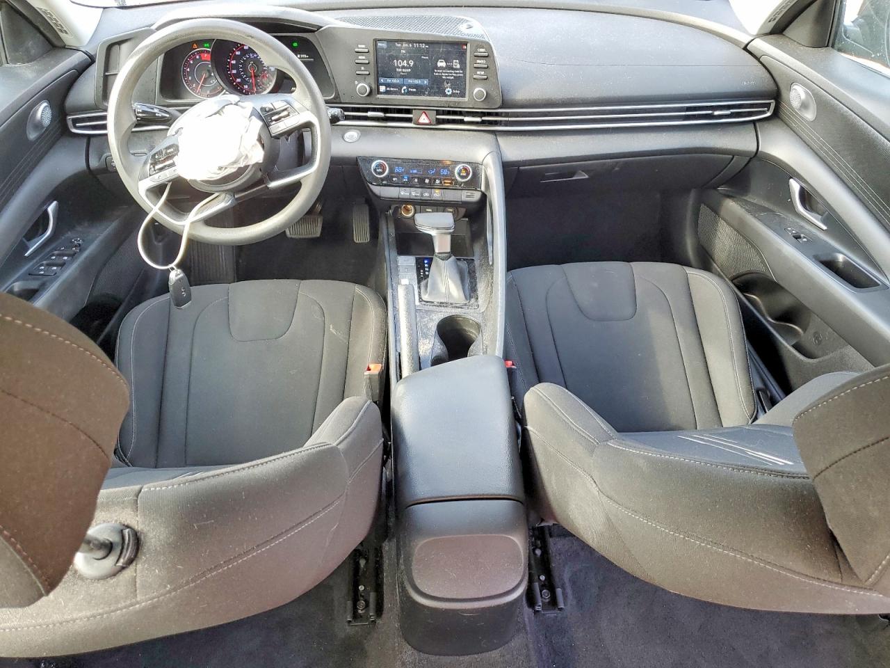 2022 HYUNDAI ELANTRA SEL photo 8