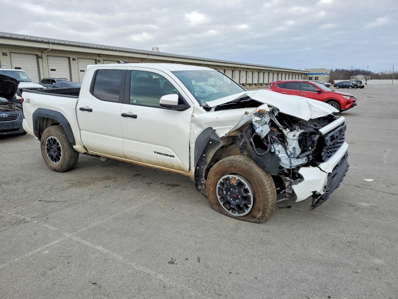 2025 TOYOTA TACOMA DOUBLE CAB photo 4