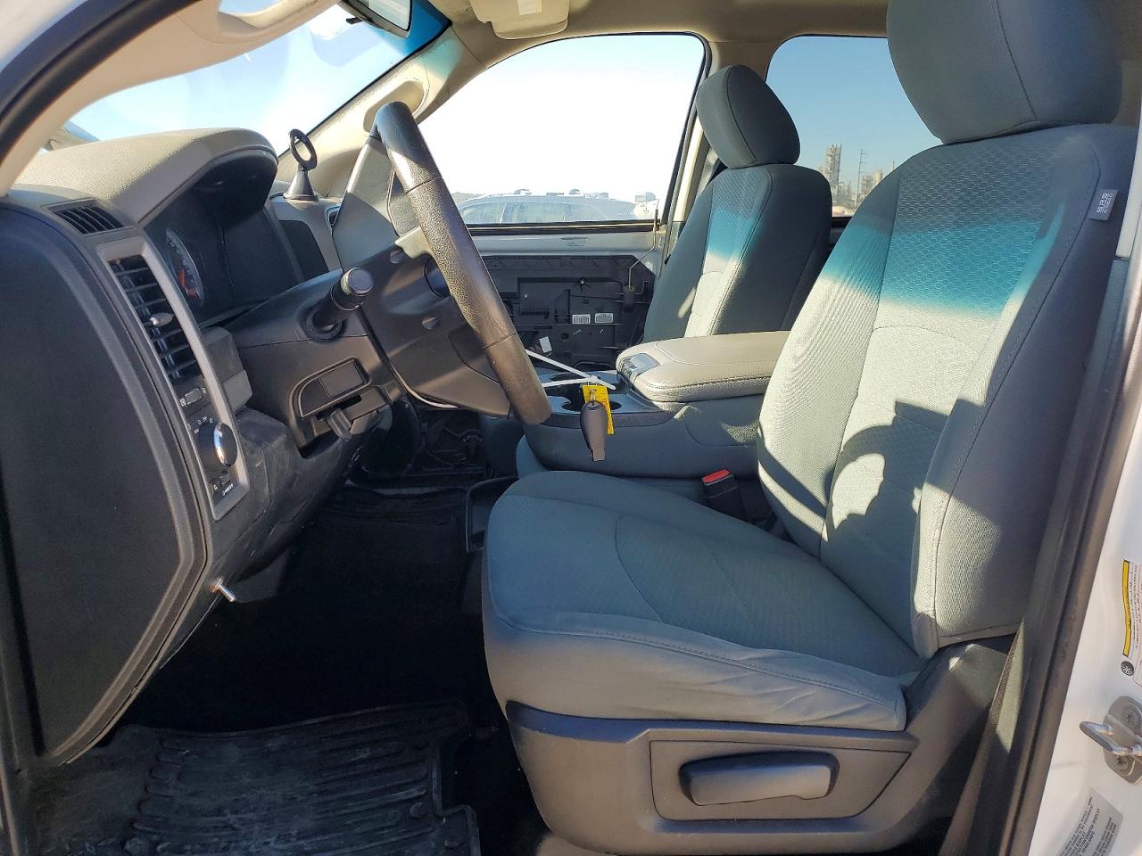 2015 RAM 1500 ST photo 7