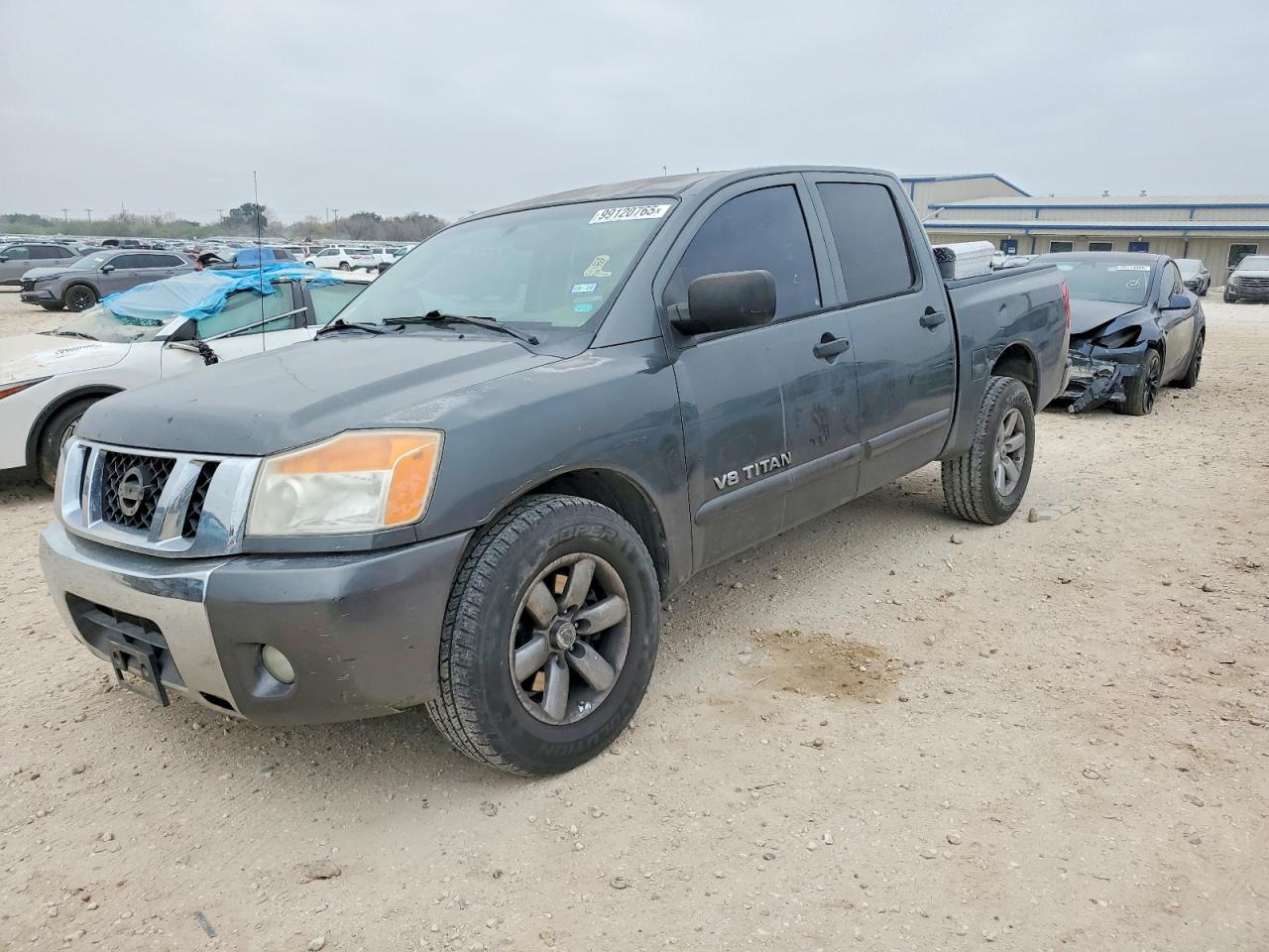 2010 NISSAN TITAN