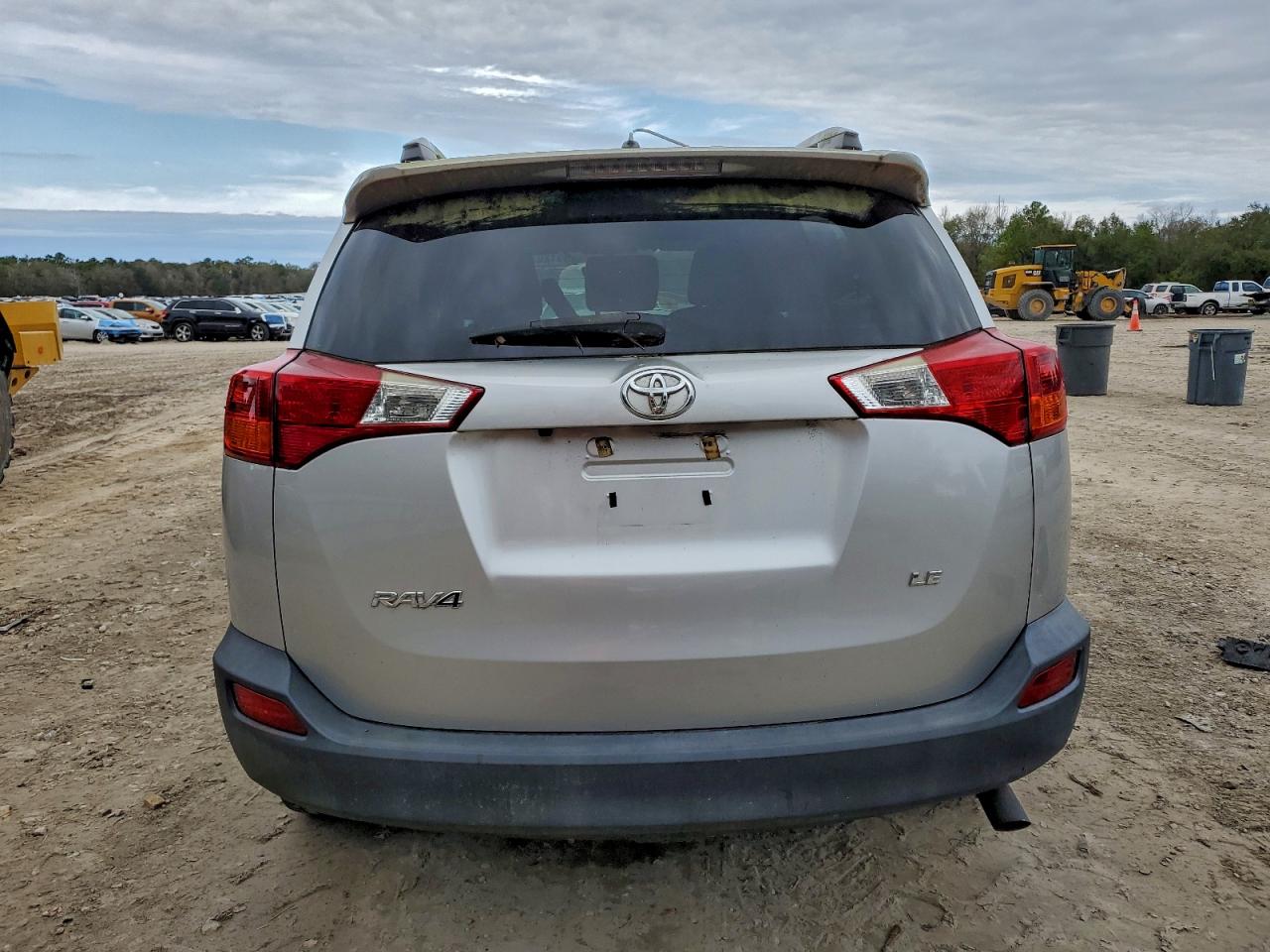 2015 TOYOTA RAV4 LE photo 6