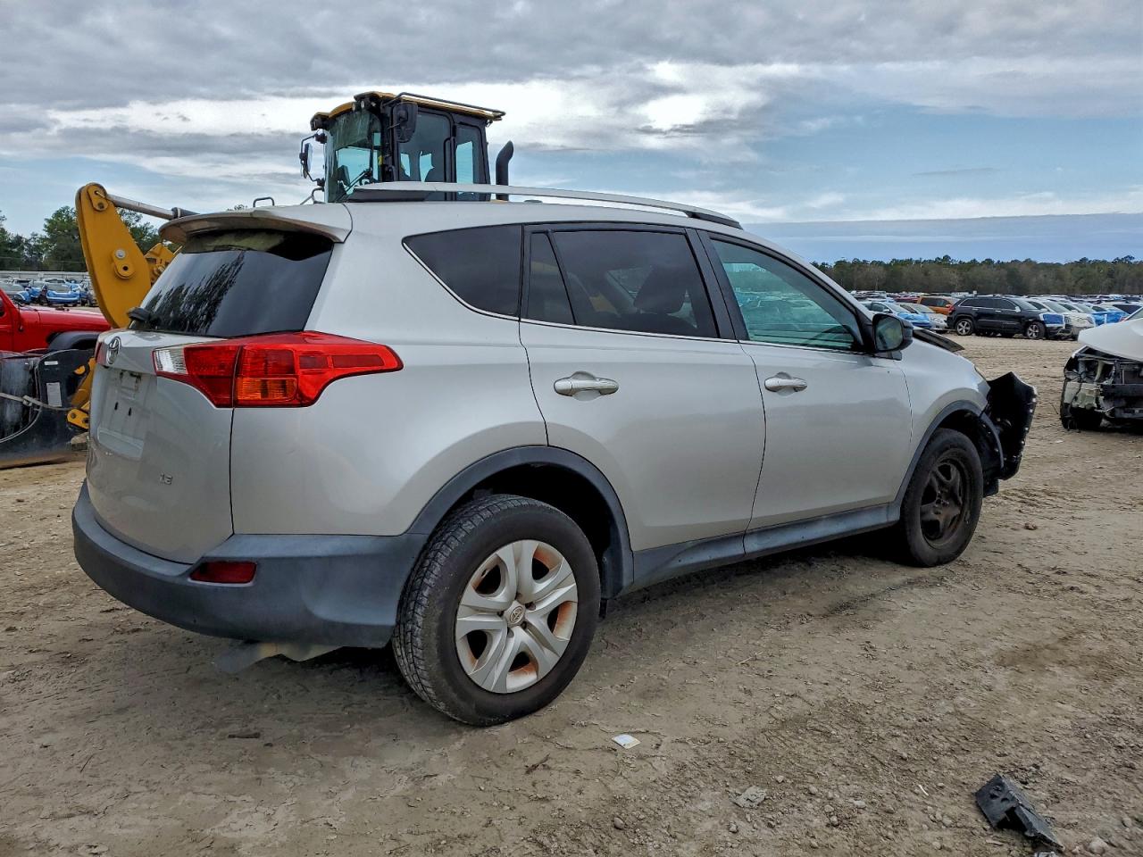 2015 TOYOTA RAV4 LE photo 3