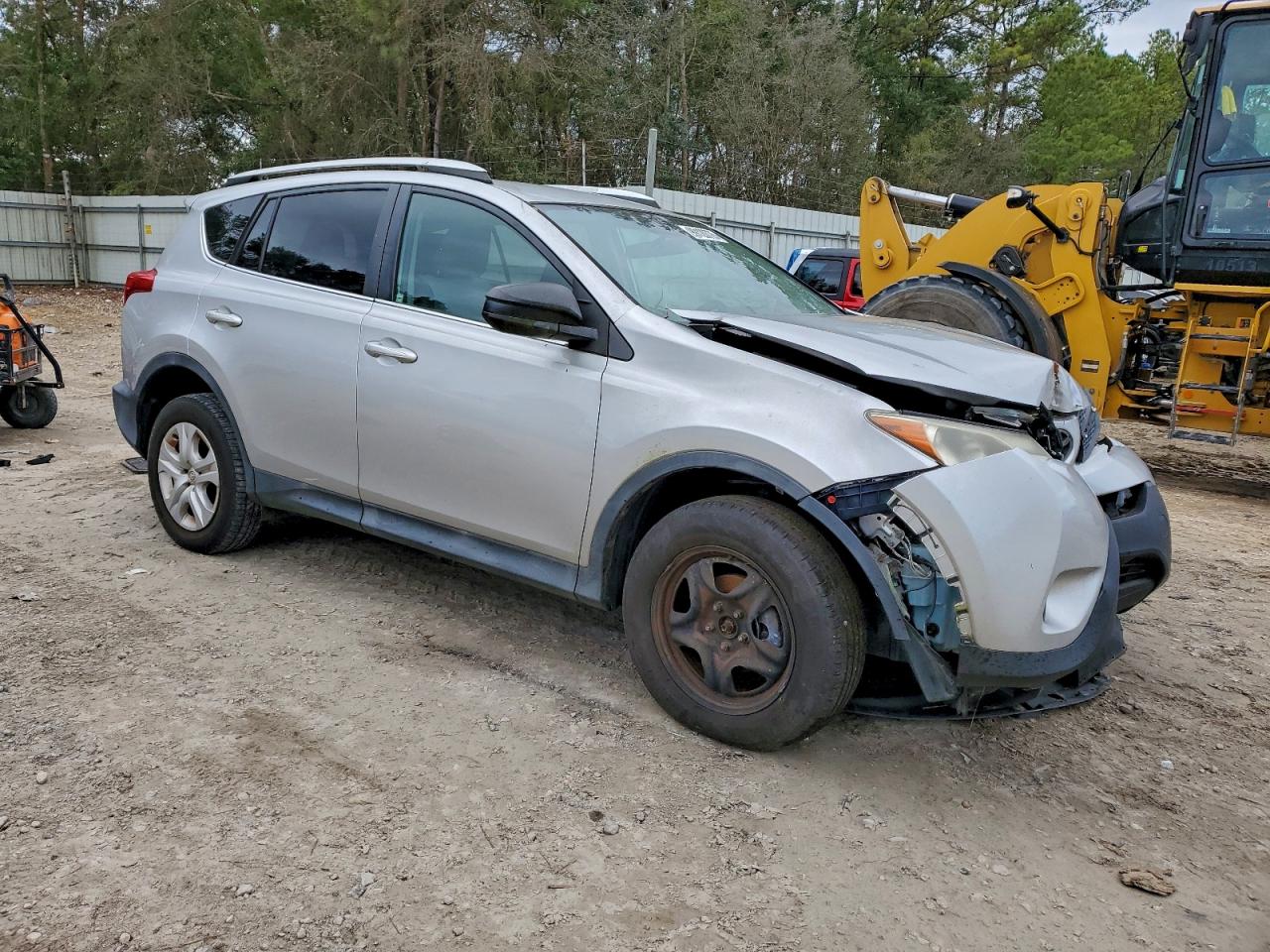 2015 TOYOTA RAV4 LE photo 4