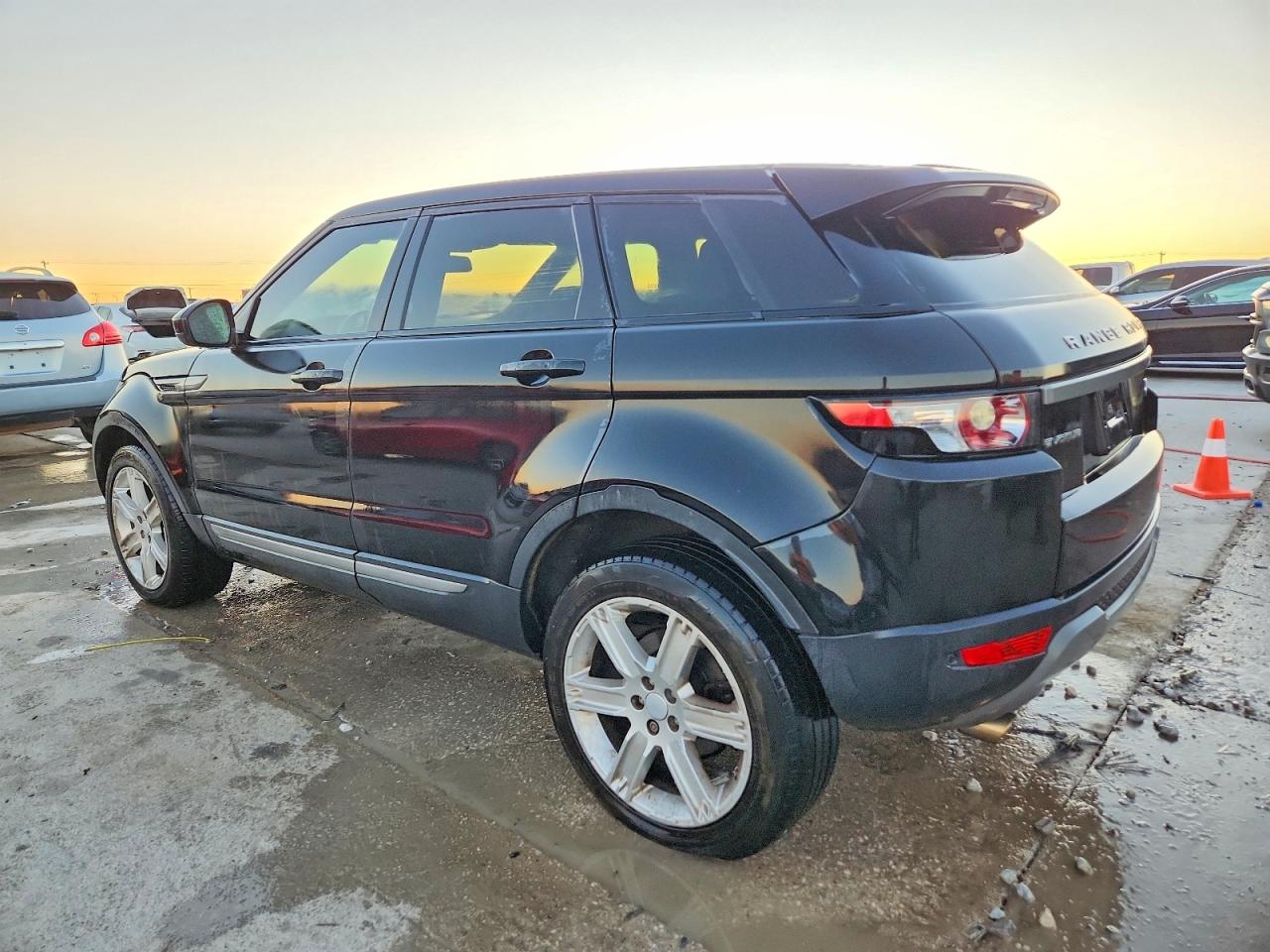 2015 LAND ROVER RANGE ROVER EVOQUE PURE PLUS photo 2