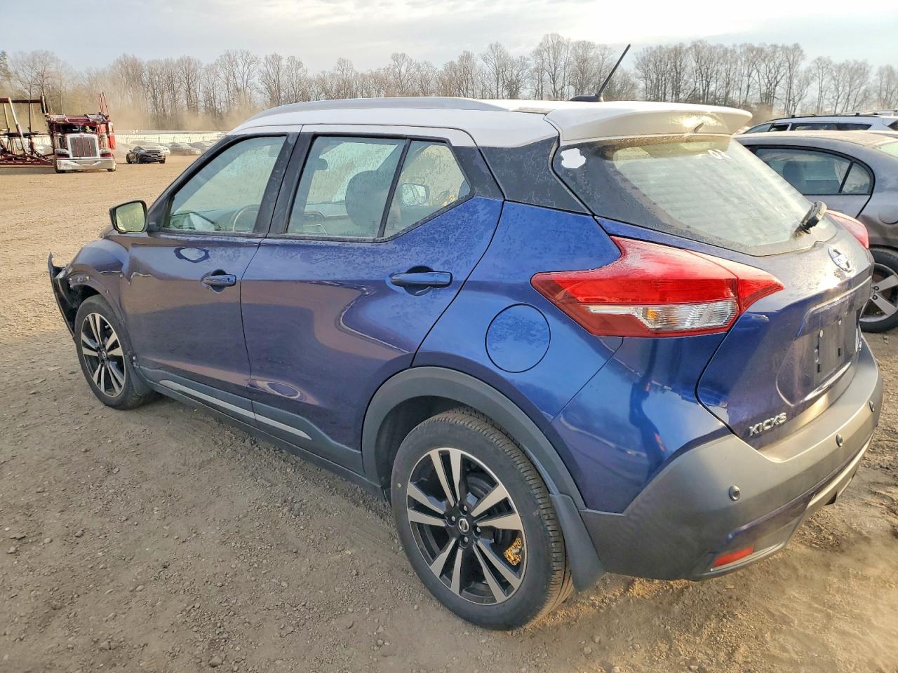 2020 NISSAN KICKS SR photo 3