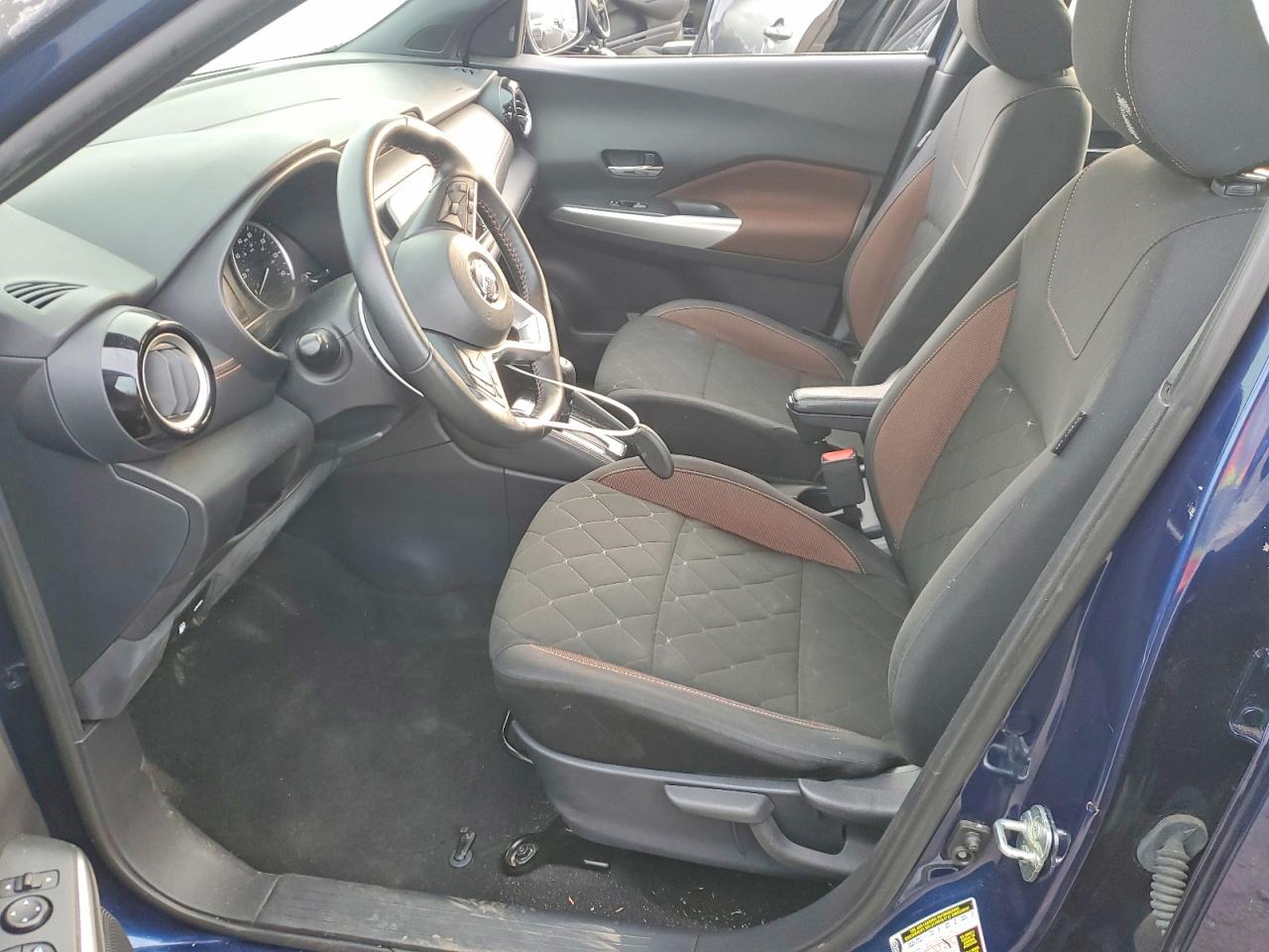2020 NISSAN KICKS SR photo 13