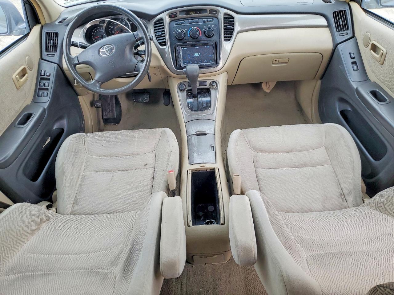 2003 TOYOTA HIGHLANDER photo 8