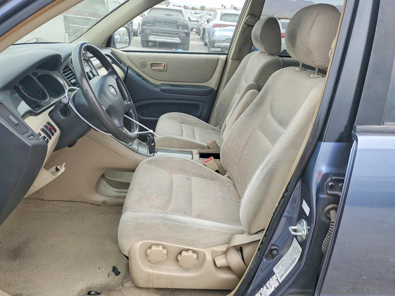 2003 TOYOTA HIGHLANDER photo 7