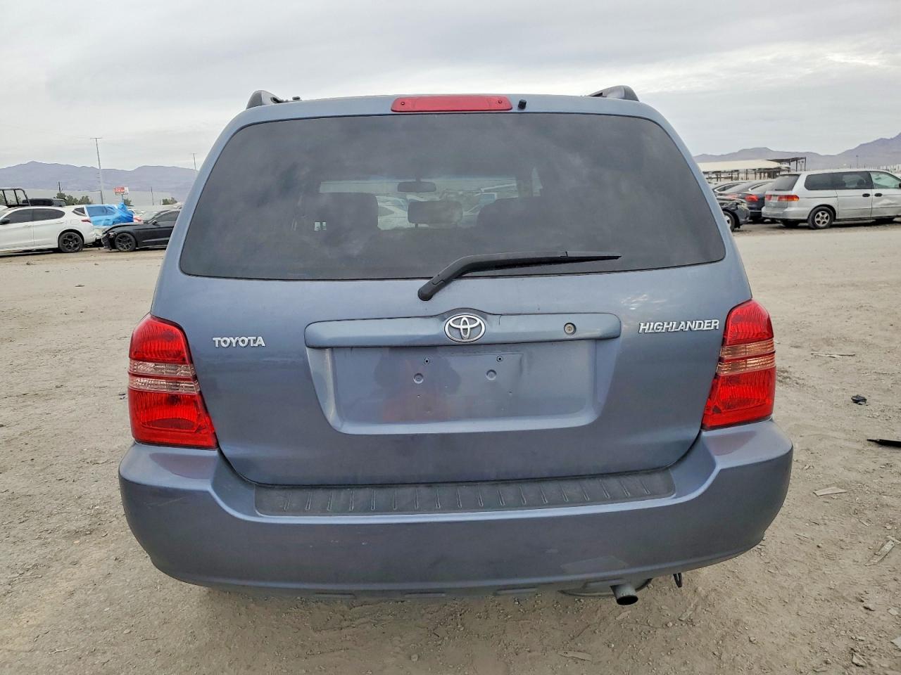 2003 TOYOTA HIGHLANDER photo 6