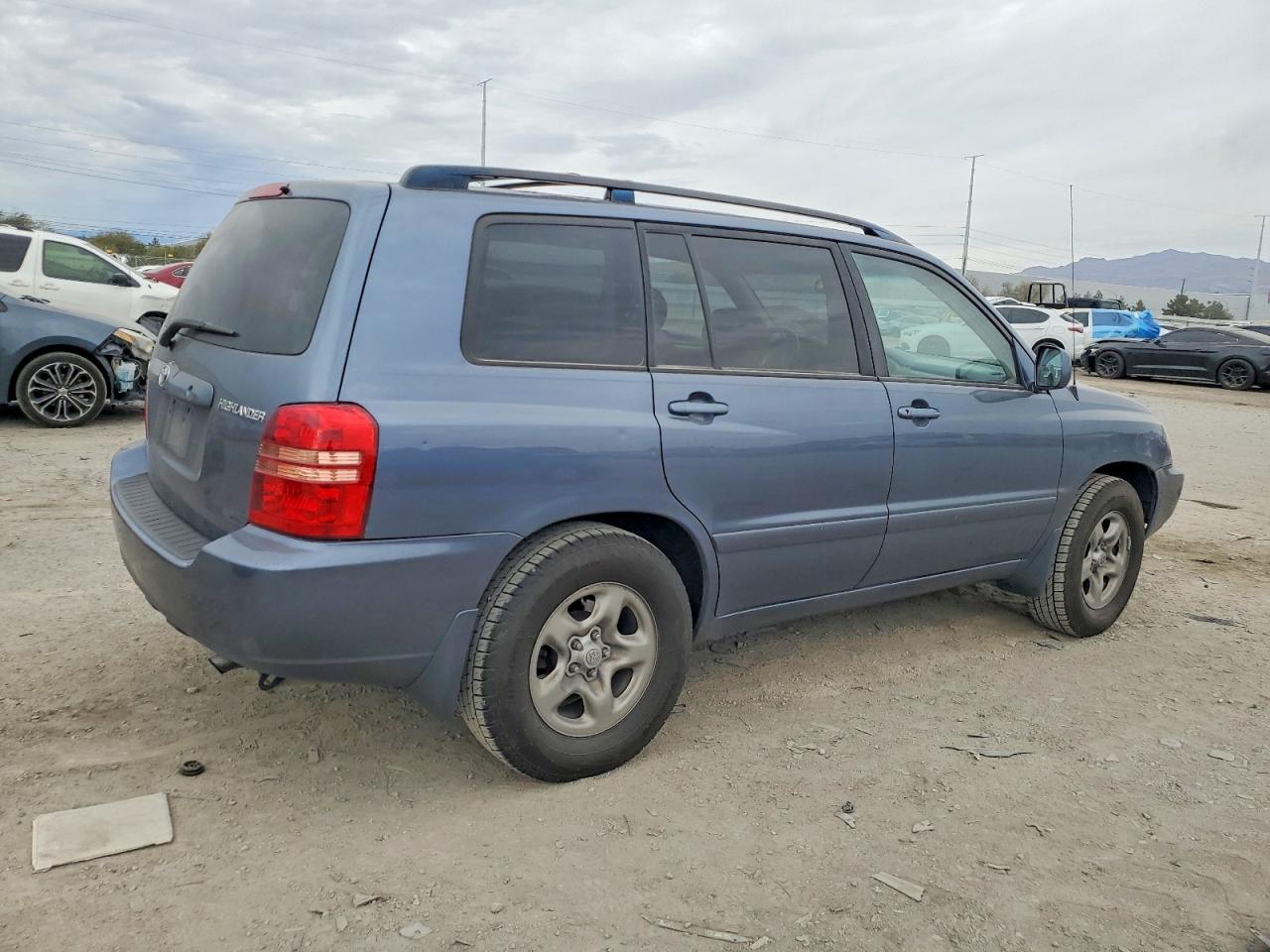 2003 TOYOTA HIGHLANDER photo 3