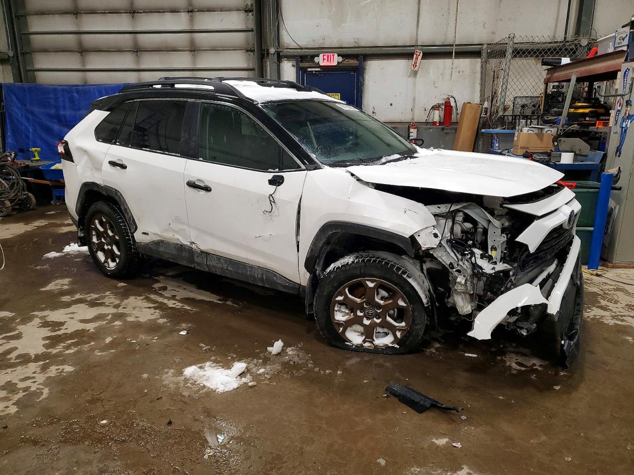 2024 TOYOTA RAV4 XLE photo 7