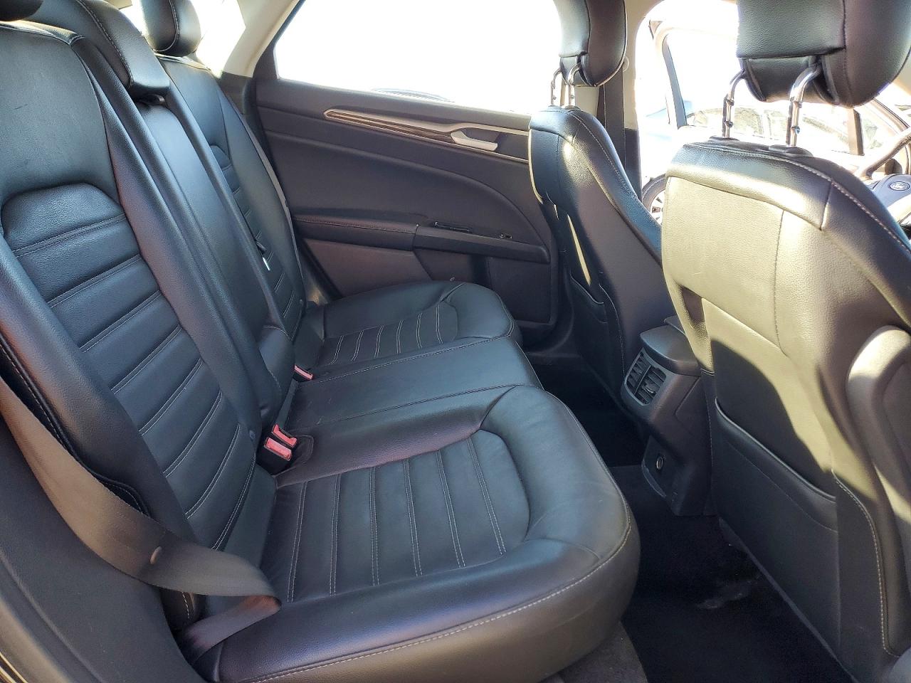 2014 FORD FUSION SE photo 10