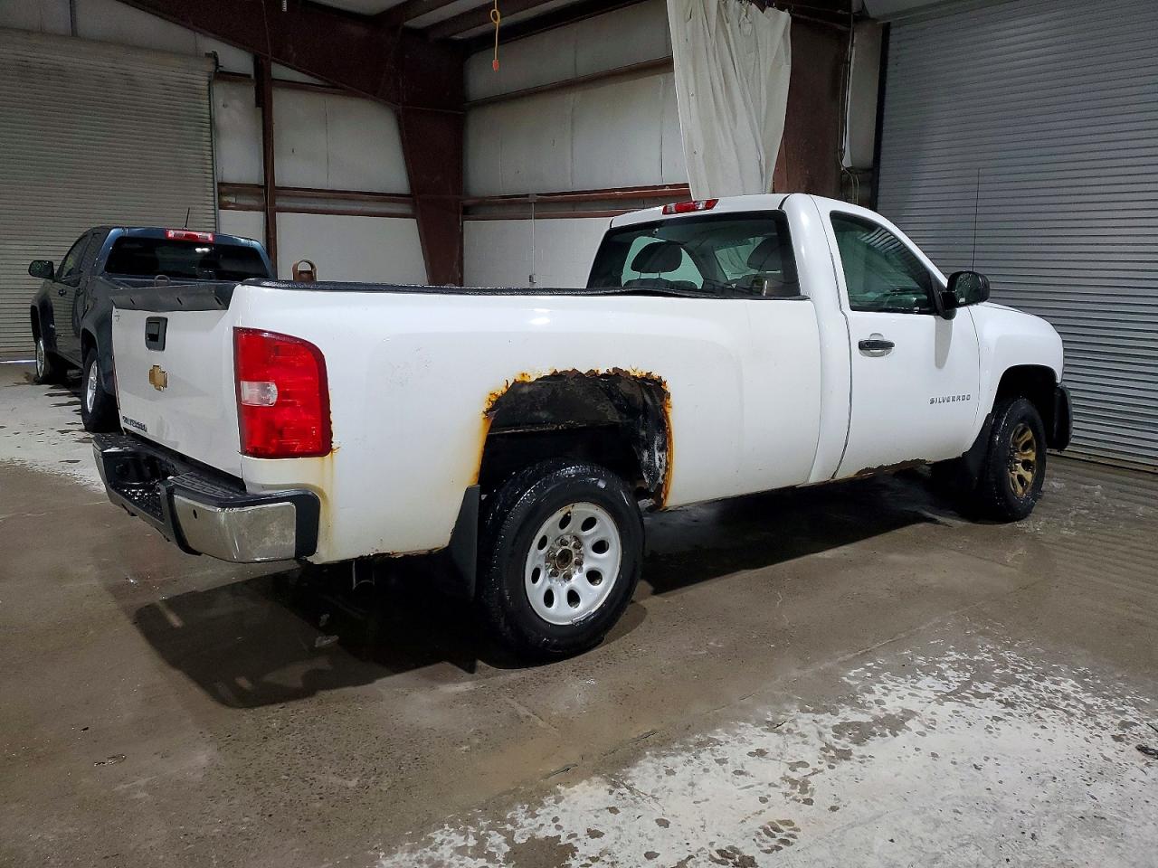 2010 CHEVROLET SILVERADO C1500 photo 3