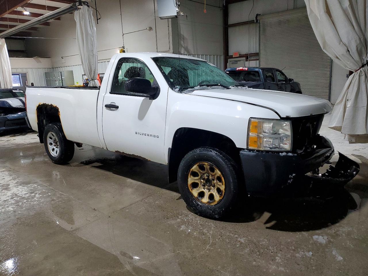 2010 CHEVROLET SILVERADO C1500 photo 4