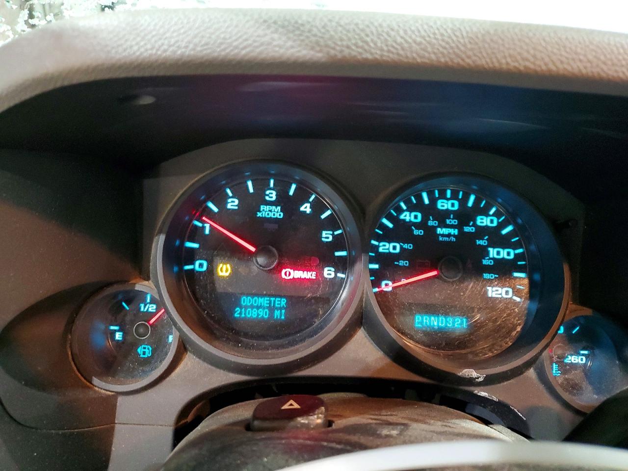 2010 CHEVROLET SILVERADO C1500 photo 9