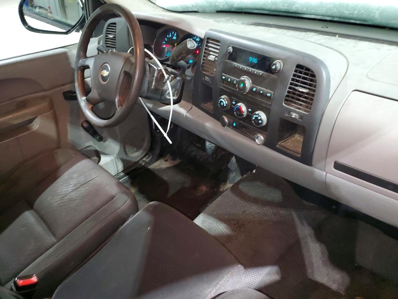 2010 CHEVROLET SILVERADO C1500 photo 8
