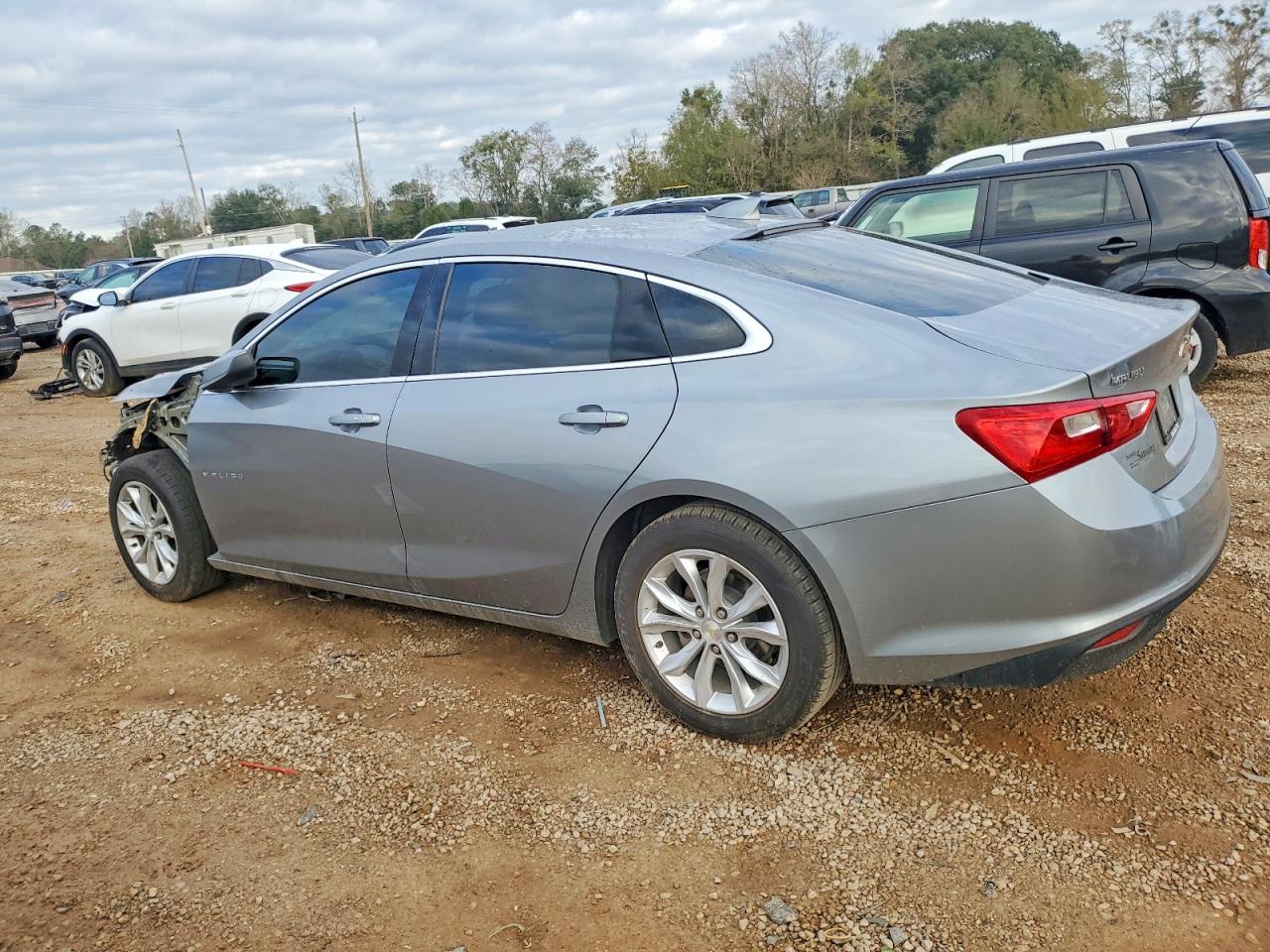 2023 CHEVROLET MALIBU LT photo 2