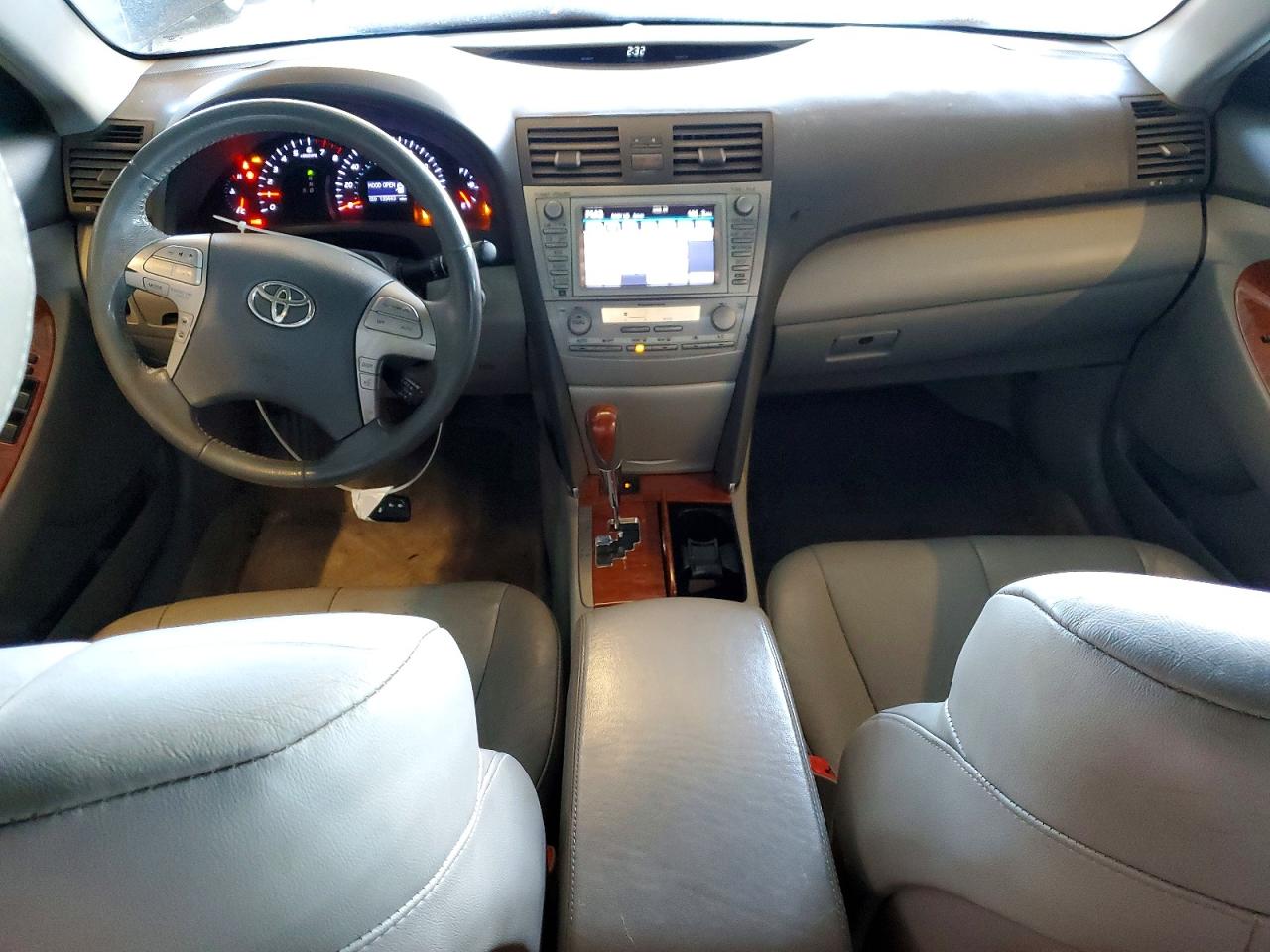 2011 TOYOTA CAMRY SE photo 8