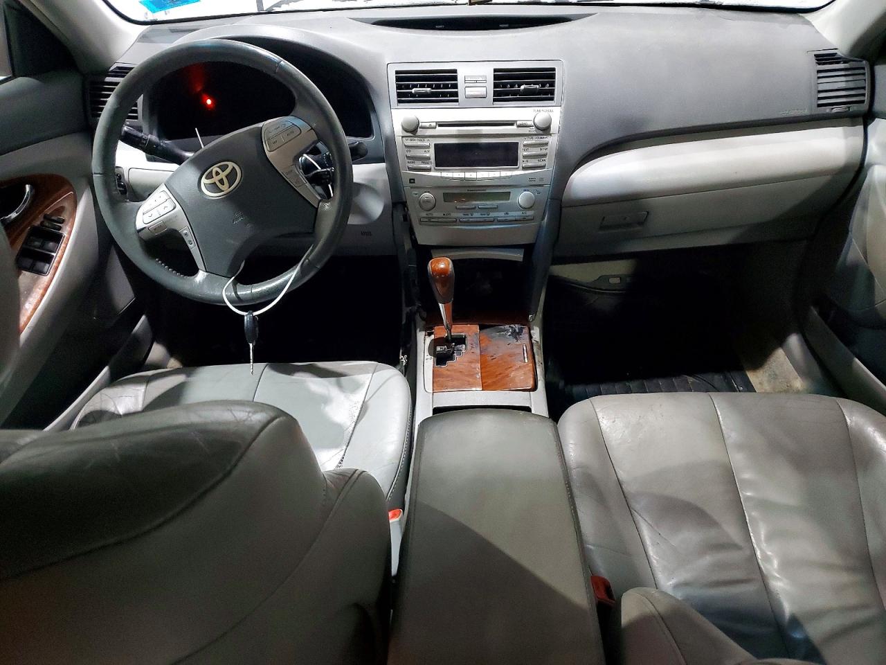 2011 TOYOTA CAMRY BASE photo 8