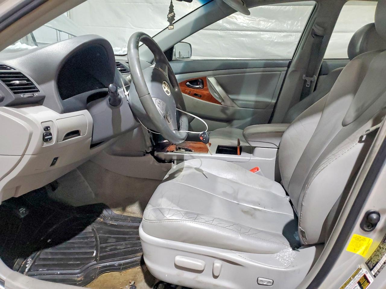 2011 TOYOTA CAMRY BASE photo 7