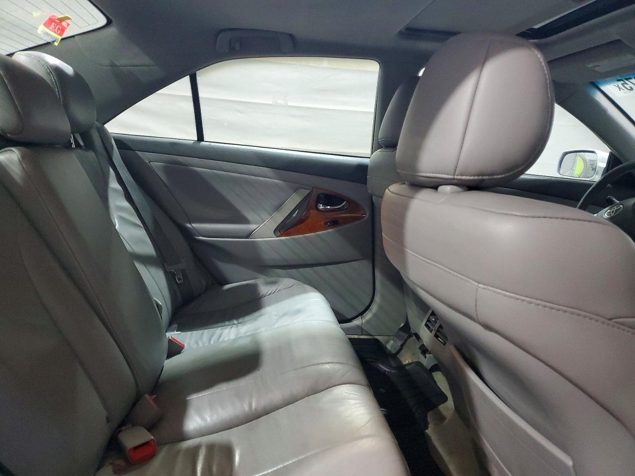 2011 TOYOTA CAMRY BASE photo 10