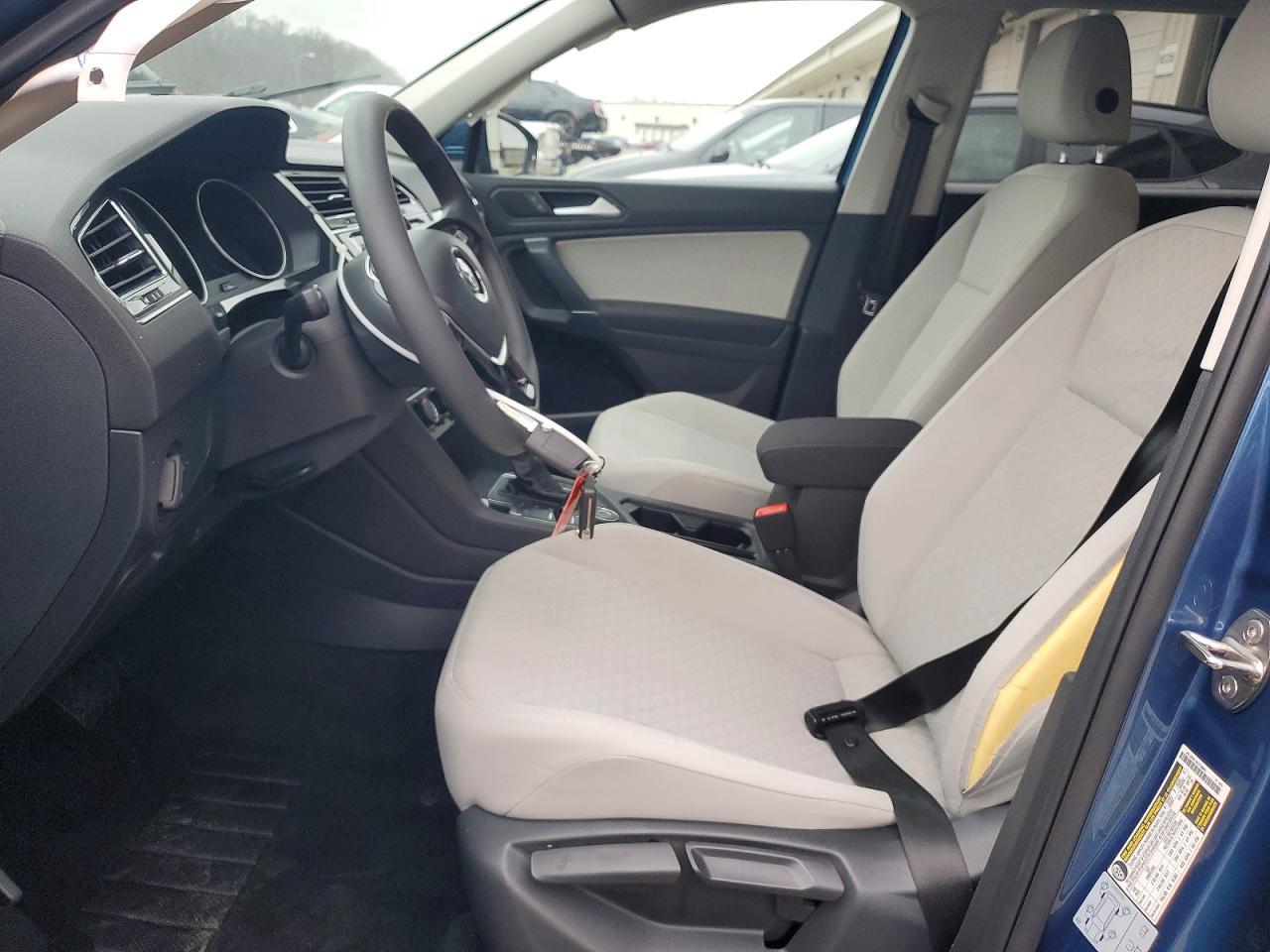 2020 VOLKSWAGEN TIGUAN S photo 13