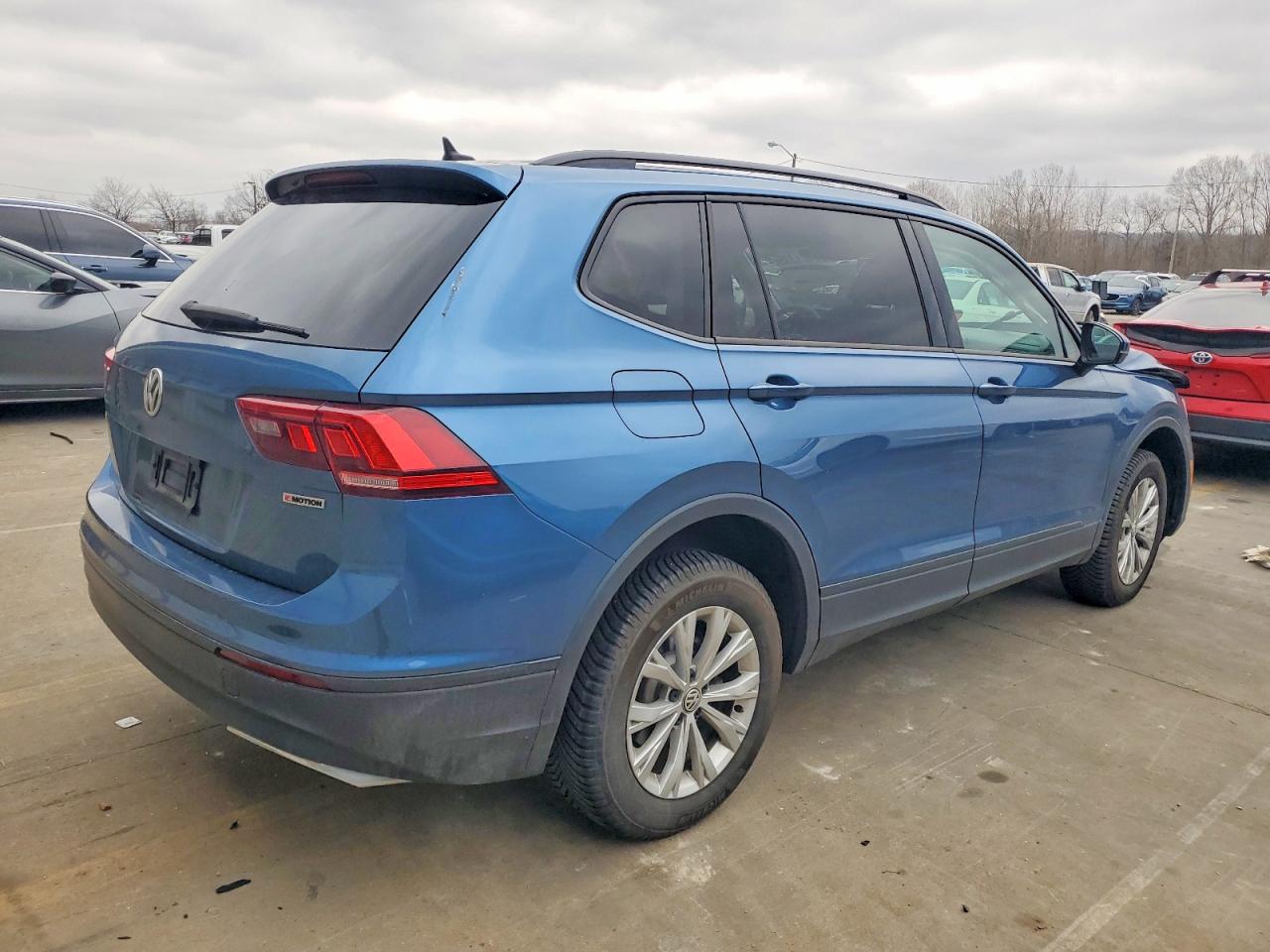 2020 VOLKSWAGEN TIGUAN S photo 5