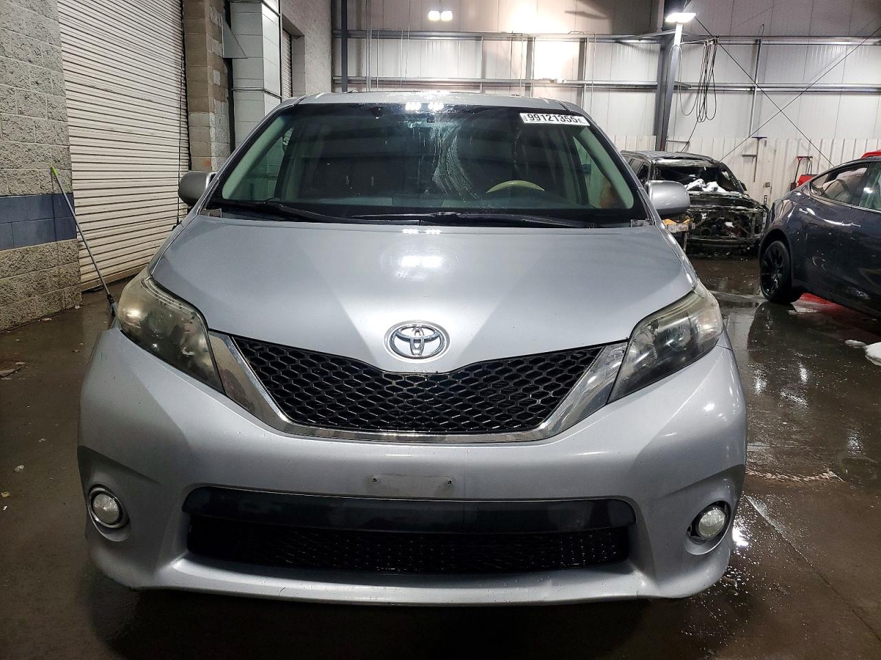 2013 TOYOTA SIENNA SPORT photo 5