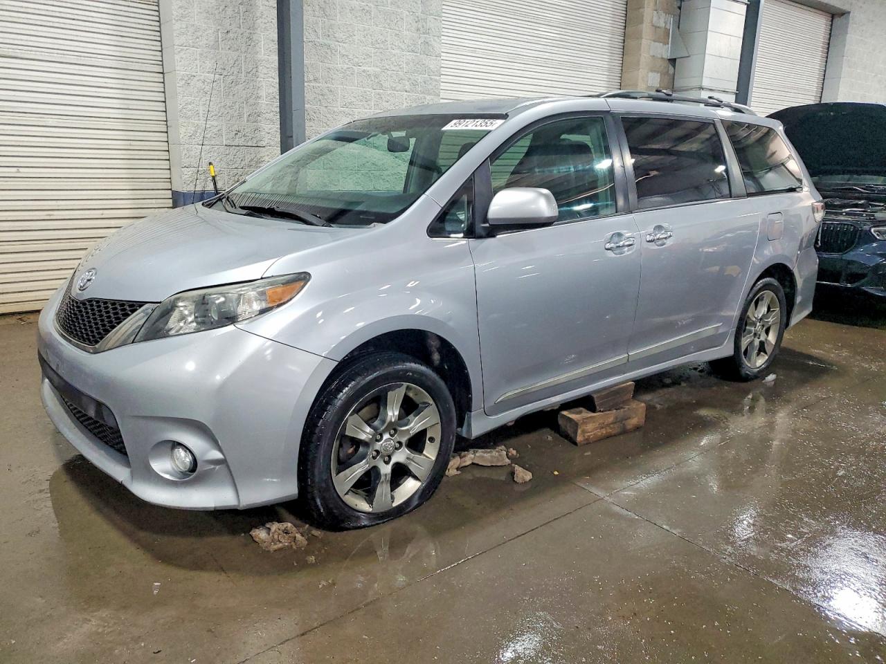 2013 TOYOTA SIENNA