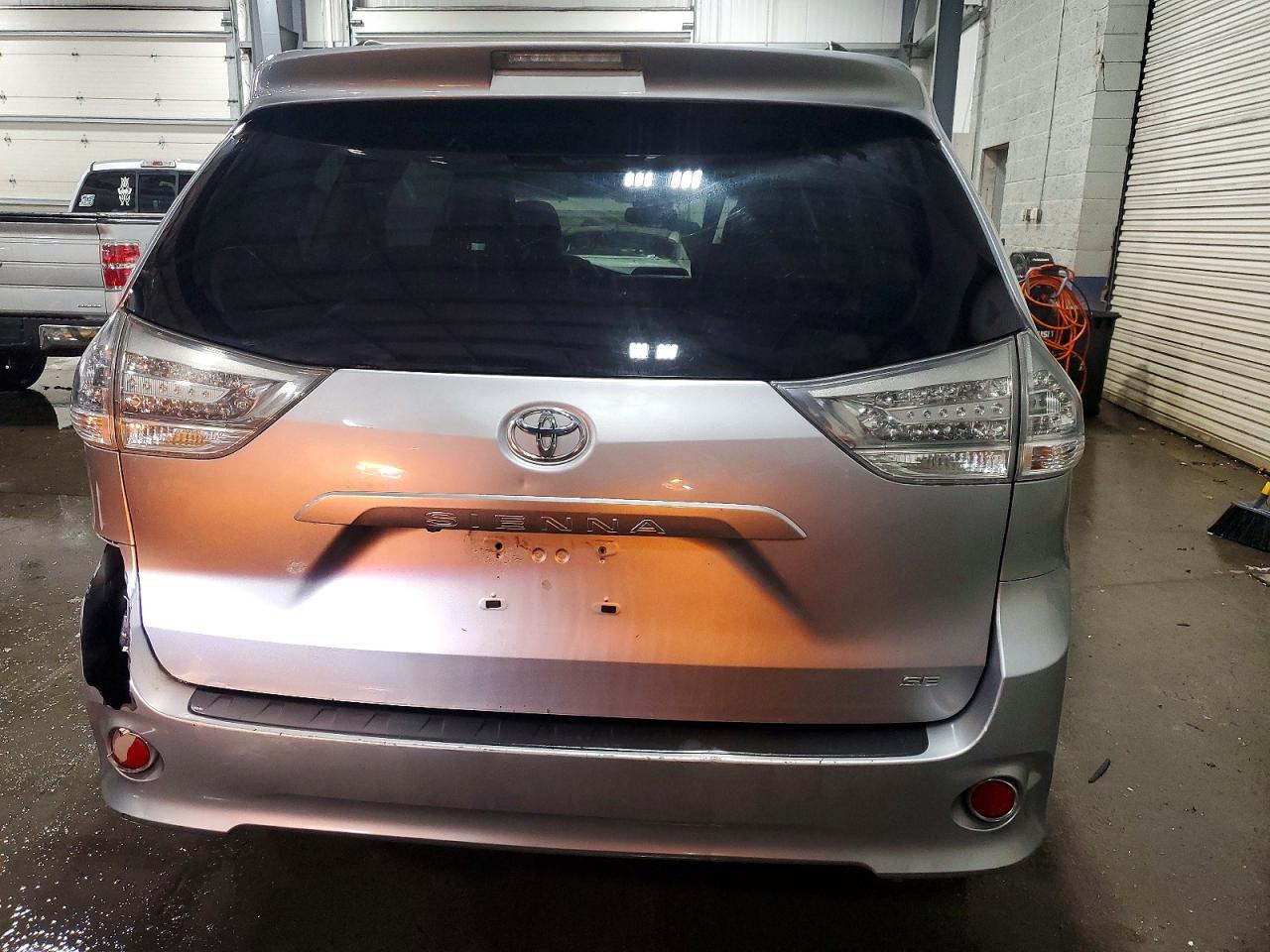 2013 TOYOTA SIENNA SPORT photo 6