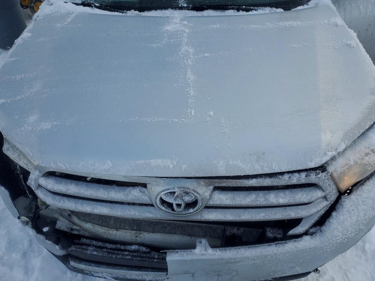 2013 TOYOTA HIGHLANDER BASE photo 12