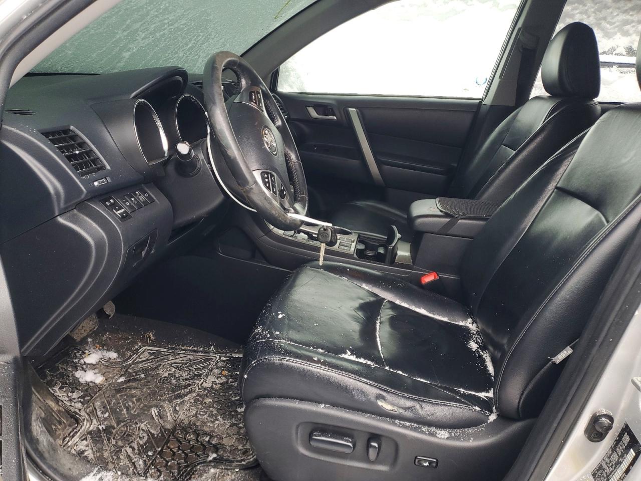 2013 TOYOTA HIGHLANDER BASE photo 7