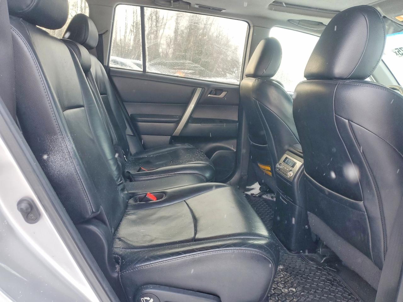2013 TOYOTA HIGHLANDER BASE photo 11