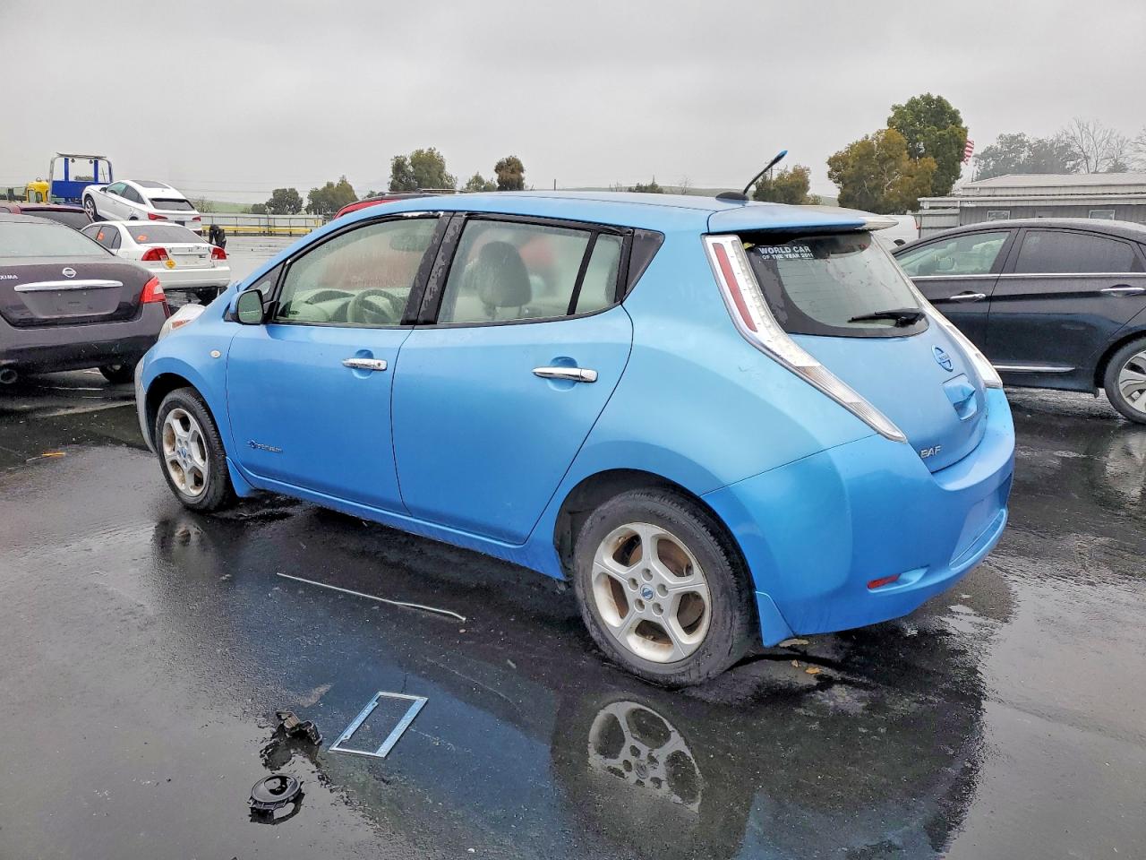 2012 NISSAN LEAF SV photo 2
