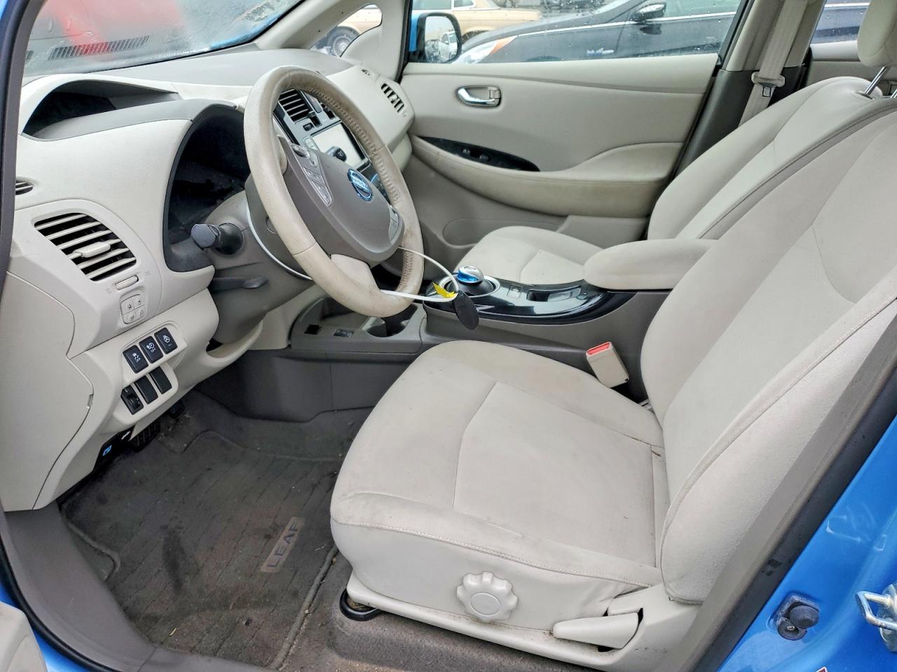 2012 NISSAN LEAF SV photo 7