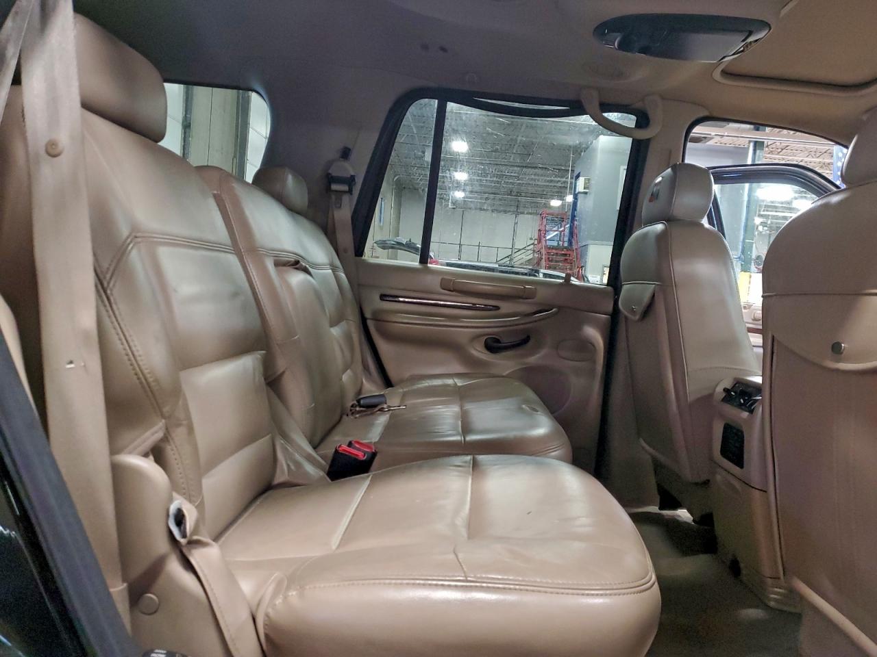 2002 LINCOLN NAVIGATOR photo 11