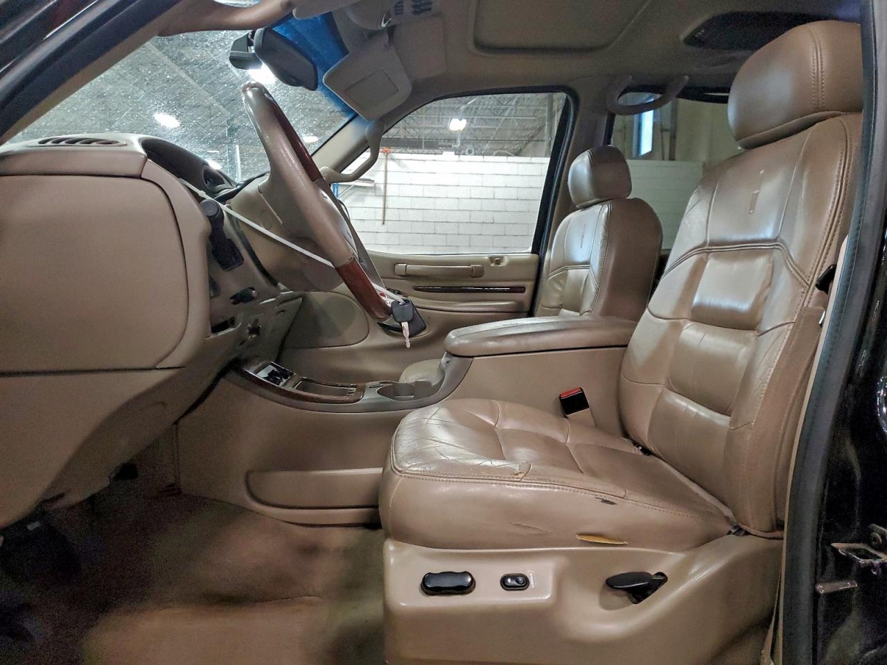 2002 LINCOLN NAVIGATOR photo 7