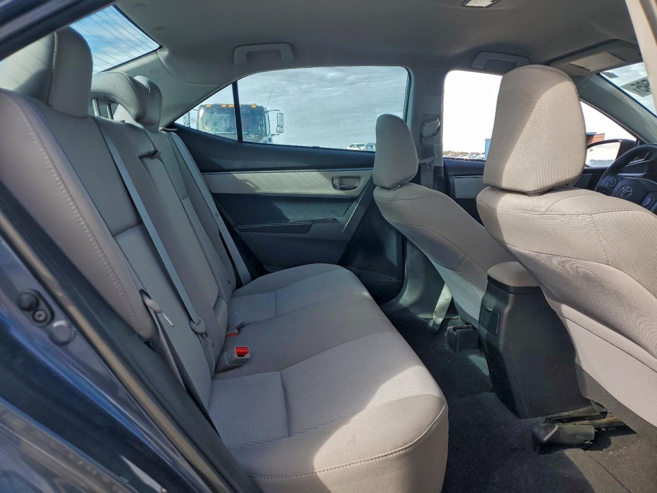 2016 TOYOTA COROLLA L photo 10